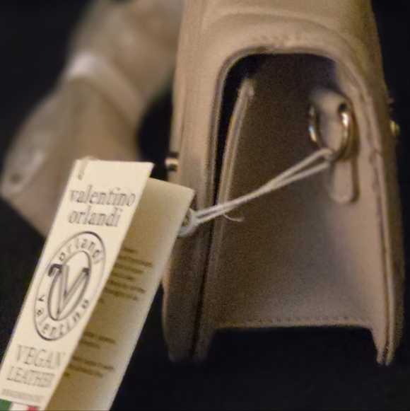 Valentino Chic Quilted Tan Crossbody Bag New With Tags - Picture 4 of 5